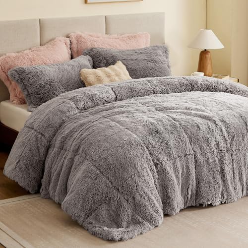 Intelligent Design Malea Shaggy Comforter Set, Long Faux Fur Cozy Down Alternative, Modern Casual Ultra Soft All Season Fluffy Bedding with Matching Sham, King/Cal King, Grey 3 Piece