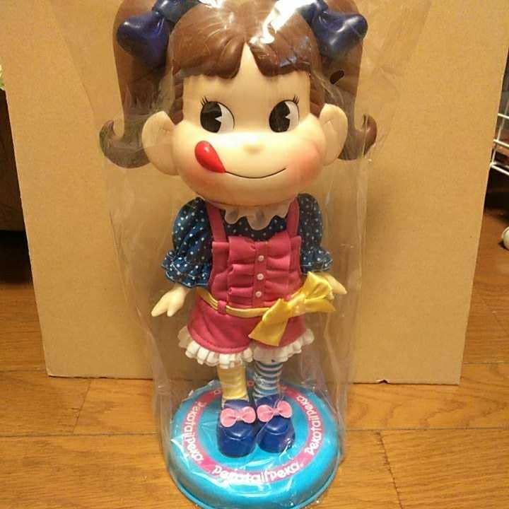 ペコちゃんのフラガール人形 15482_01.jpg