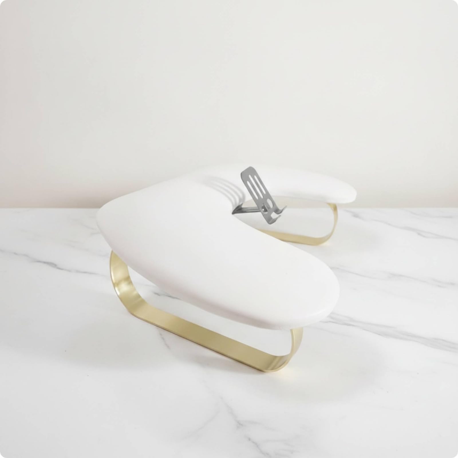 Cuscino Supporto Unghie Poggiapolso Poggiabraccio Poggiadito Base Manicure con Supporto Smartphone Morbido Rivestimento in Pelle PU E Telaio in Ferro Stabile Adatto per Salone Casa Regali