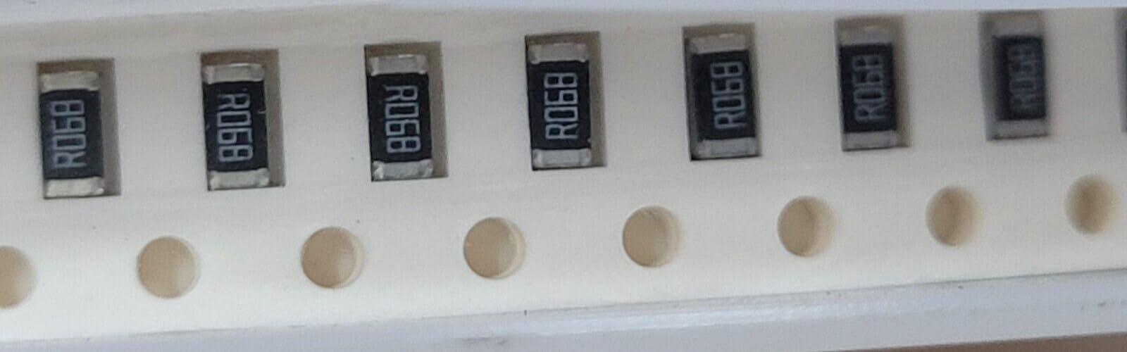 (10 PC) RL1206FR070R068L YAGEO RES 0.068 OHM 1% 1/4W 1206