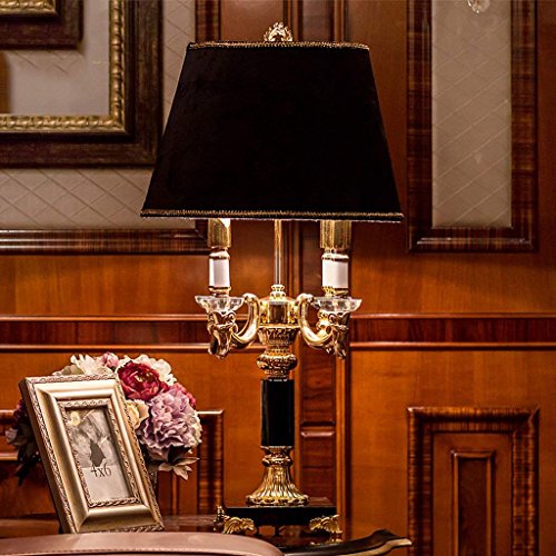 Salon lampe de table en cristal pour illuminer un coin sombre