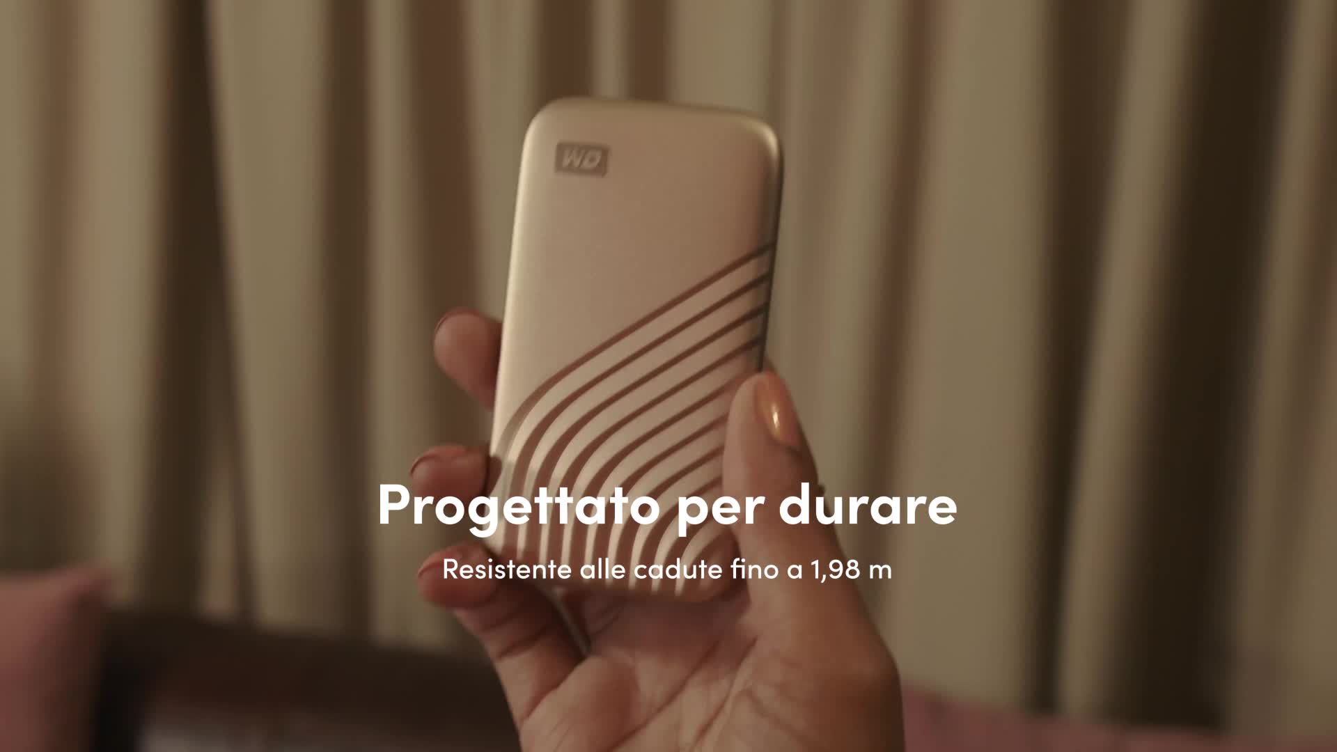 Western Digital My Passport Go SSD 1TB + Chiavetta SanDisk 64GB - Unità Esterna Resistente Agli Urti