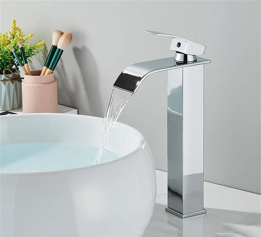 Mitigeur cascade salle de bains pour vasque et évier moderne ambiance spa à la maison
