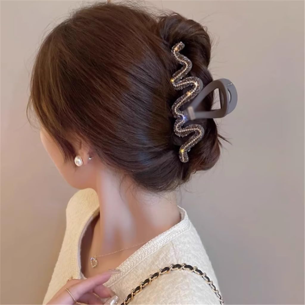 古い市松人形 可愛らしいリボンの女の子 芳龍斎 古い市松人形 可愛らしいリボンの女の子 芳龍斎