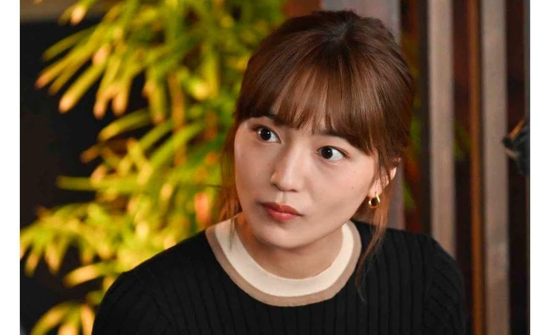 Amazon.co.jp: 川口春奈着用 バイカラーコンパクトセーター(5分袖  