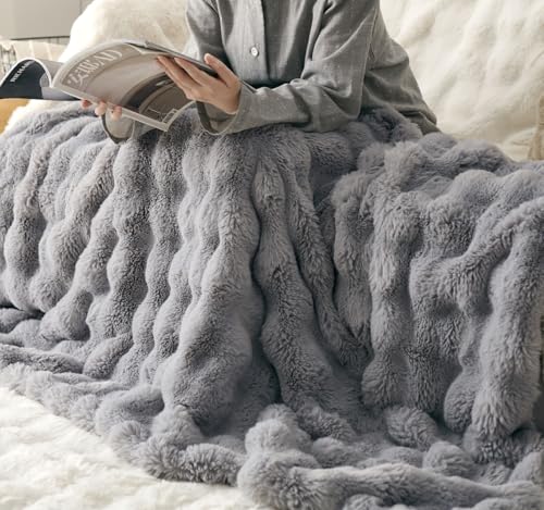 クモリ(Kumori) 毛布 ハーフ ポコポコ ひざ掛け 2枚合わせ ラビットファー ふわとろ モコモコ とろける肌触り ぬくもりキープ【TV&SNSで話題沸騰】秋冬用 暖かい 厚手 ボリューム感 トスカ泡絨 洗濯可 静電気防止 冷え対策 もうふ 100*