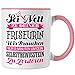 Trendation - Friseurin Tasse Geschenk Zubeh&ouml;r Geschenkideen Friseursaloner&ouml;ffnung Fris&ouml;rin Tassen Kaffeetasse Spruch Friseur (Rosa)