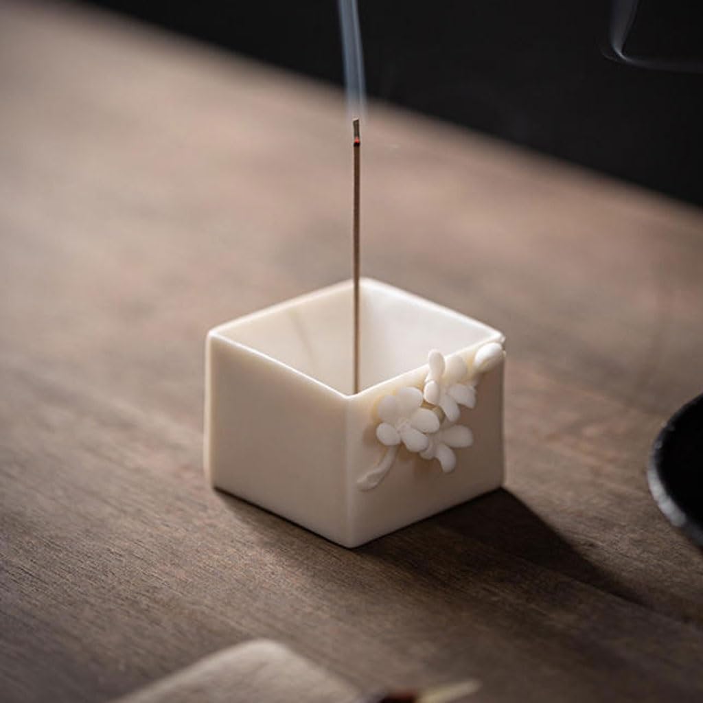 NEBE Conos de Incienso Quemador De Incienso Artesanal con Forma Flor Ciruelo, Un Pequeño Adorno Porcelana Blanca For Uso Doméstico En Mesas Té Interior Quemador de Incienso