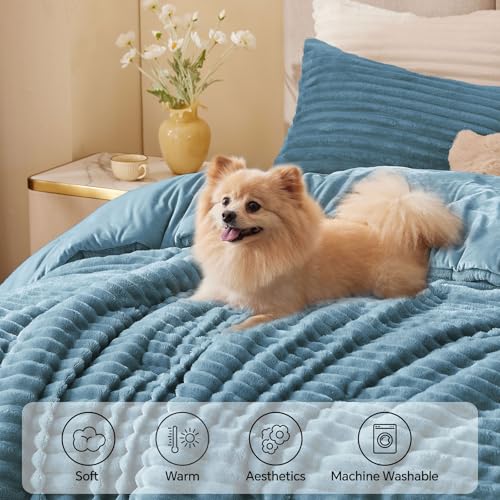 BEDELITE Fleece King Comforter Set -Super Soft & Warm Fluffy Blue Fog Bedding, Luxury Fuzzy Heavy Bed Set for Winter with 2 Pillow Cases