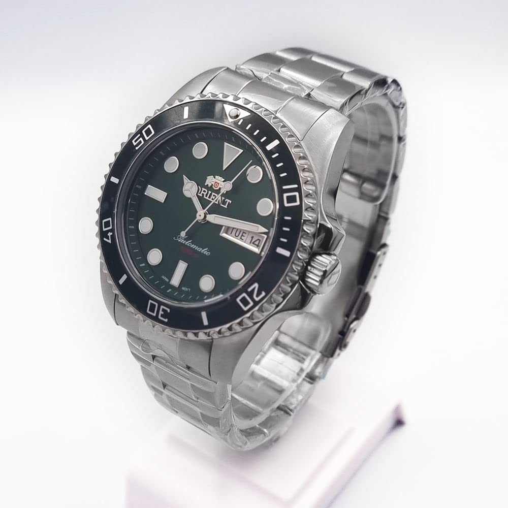 Relógio Orient Masculino Ref: F49ss027 E1sx Automático Prateado em promoção! Veja a oferta e mais achadinhos de Relógios de pulso 3 Hoje é o melhor dia para comprar Relógio Orient Masculino Ref: F49ss027 E1sx Automático Prateado com aquele preço maroto! Promoção! Aproveite a oferta! 3