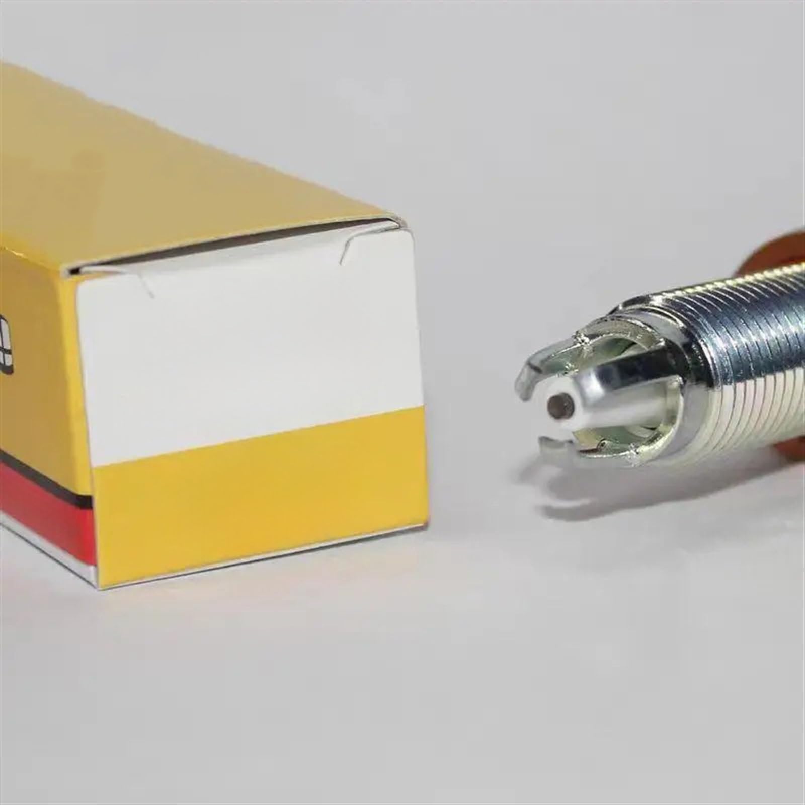 BOSCH  12120038349セット BOSCH 12120038349セット Bosch Spark Plug (0 242 140 560) ZGR