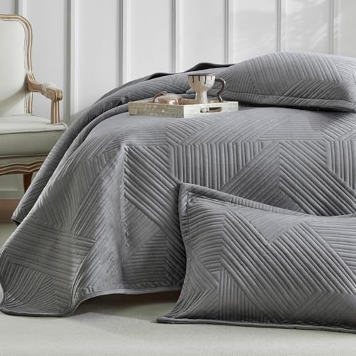 Velvet Quilt Set - image 9