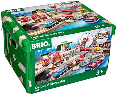 BRIO World Straßen & Schienen Bahn Set Deluxe - Spielzeug ab 3 Jahre | 82 Teile, Holzeisenbahn-Set, Kleinkindspielzeug, Geschenk für Jungen und Mädchen