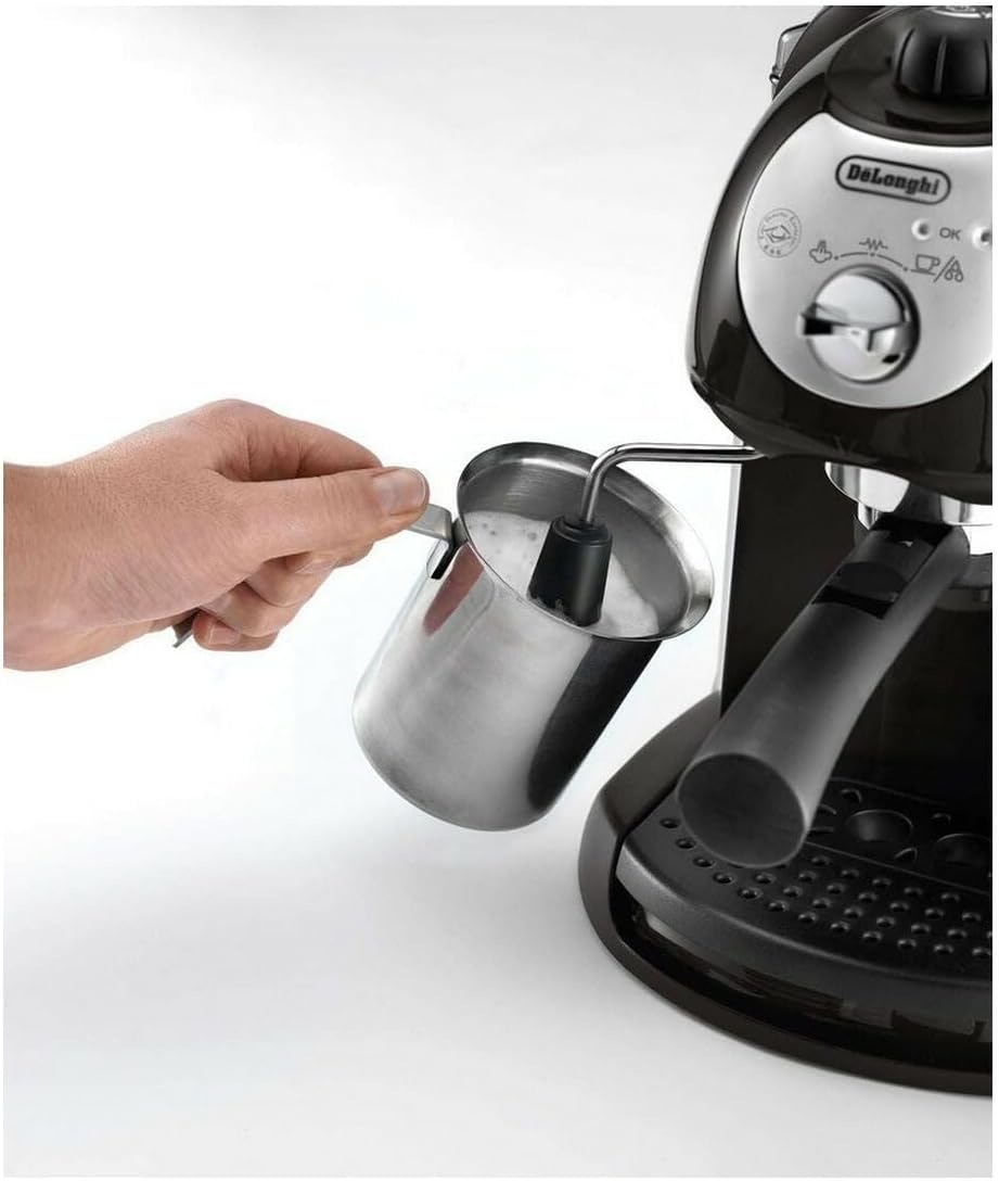 DeLonghi EC221.B macchina per caffè espresso con pompa in Acciaio inoxidabile, 1100W, 1L, nero [Classe di efficienza energetica A]