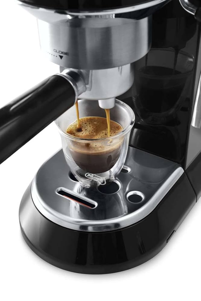 Simone Berardelli　　デロンギ　デディカ　EC680 De'Longhi EC680BK Dedica 15 Bar Stainless Steel Slim