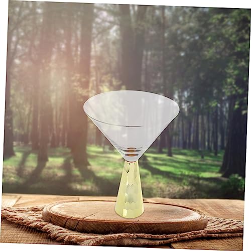 Verre à cocktail doré pour sublimer vos boissons de réception