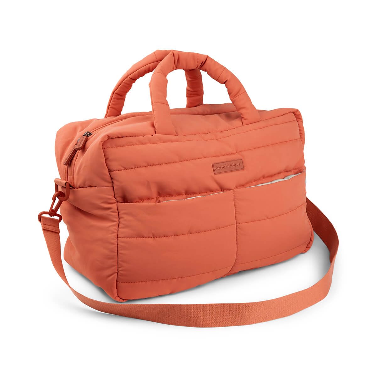 Done by Deer Gesteppte Wickeltasche Papaya - Wickelunterlage und zwei Haken für den Kinderwagen enthalten - Unverzichtbares Babyzubehör - 100% recyceltes Polyester