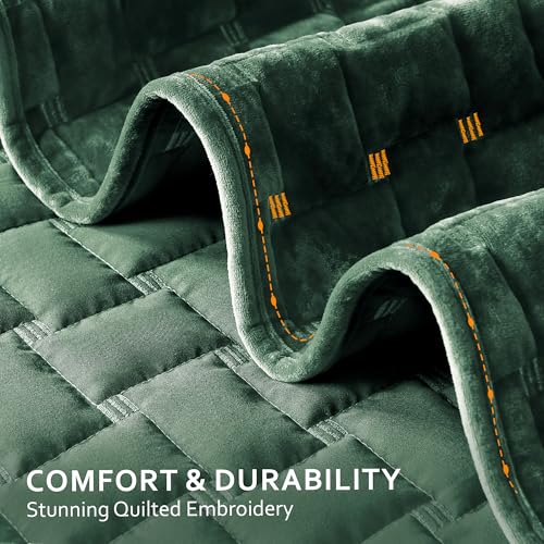 Image of Grassix Velvet Quilt Set Queen Size, Luxury Geometric Design, Dark Green | Lightweight Velvet Comforter with 2 Pillow Shams, Ultra Soft Bedspread Coverlet, Quilted Bedding Set for All Seasons, 90 inchx96 inch