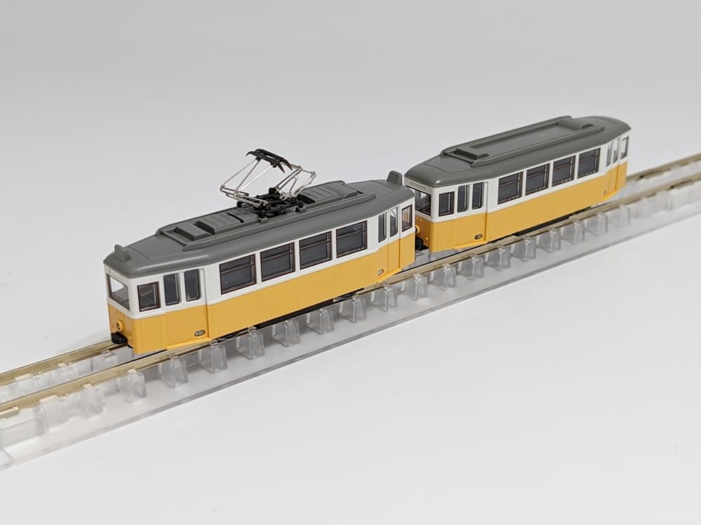 Generic Arte de la plata Tram Urbano motorizado color amarillo ocre con remolque, utilizado también en Italia en escala N 1/160