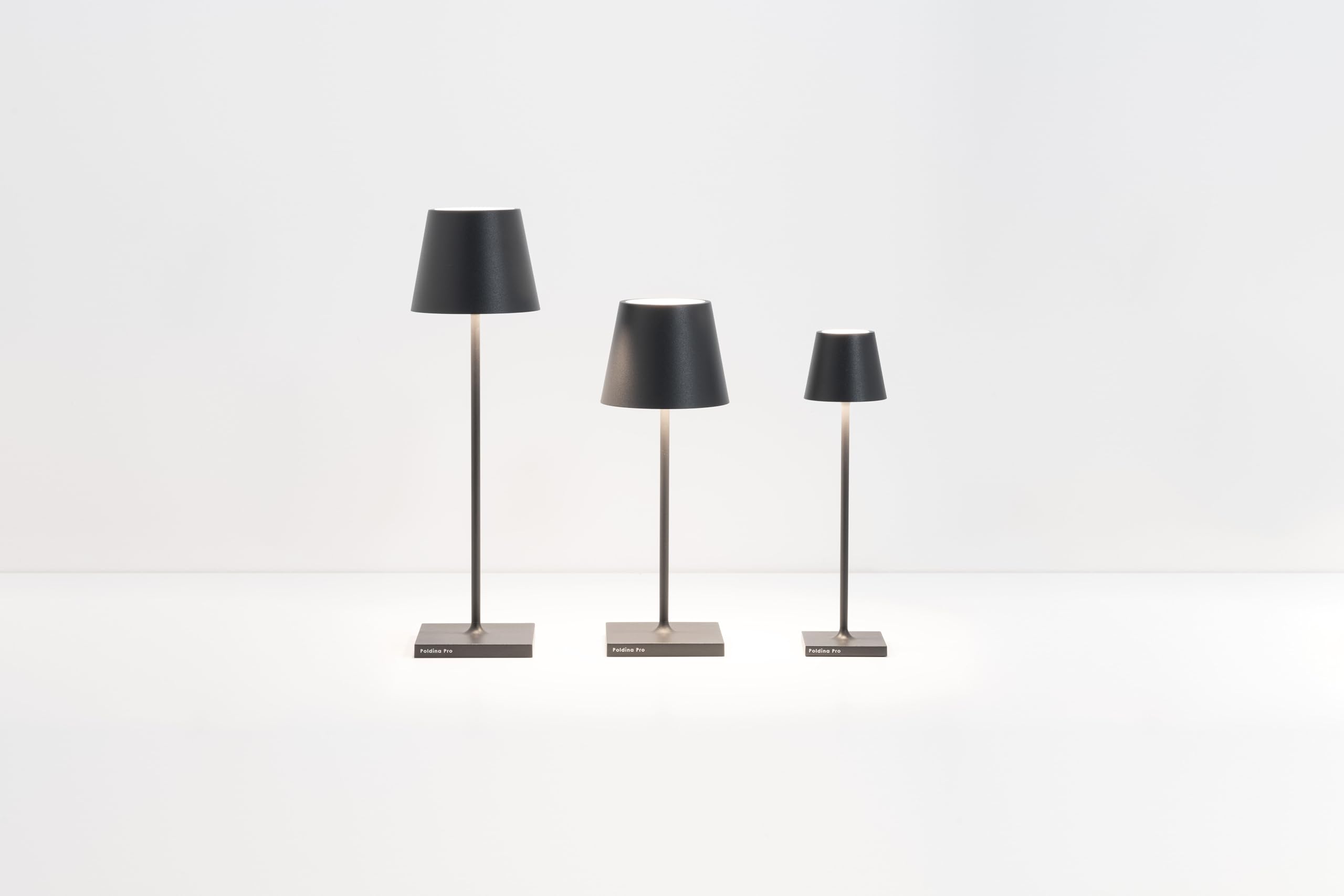 Zafferano, Lampa Poldina Pro, Bezprzewodowa Zasilana Akumulatorowo Lampa Stołowa ze Sterowaniem Dotykowym, Również do Użytku Zewnętrznego, Ściemniacz, 2200-3000 K, Wysokość 38 cm, Kolor Biały