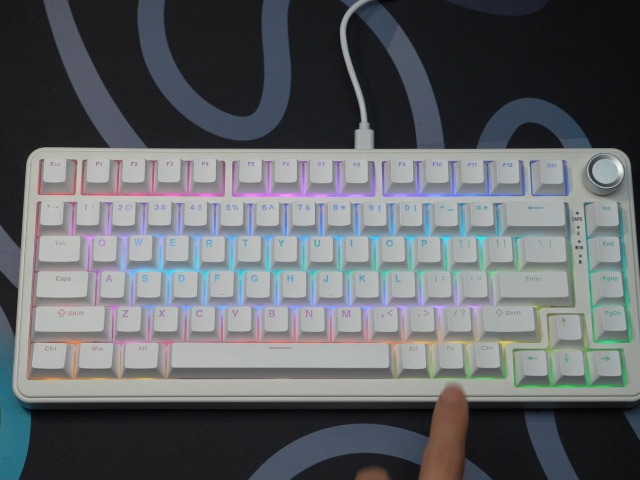 YUNZII B75 75% 有線 メカニカルキーボード ホワイト バックライト