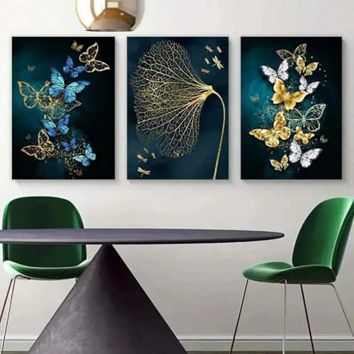 Art mural nordique bleu et papillon doré pour un salon moderne