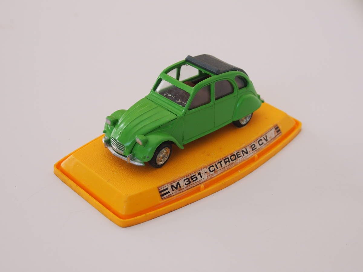 Amazon.co.jp: PILEN S.A. 1/43 CITROEN 2CV (M 351）スペイン製