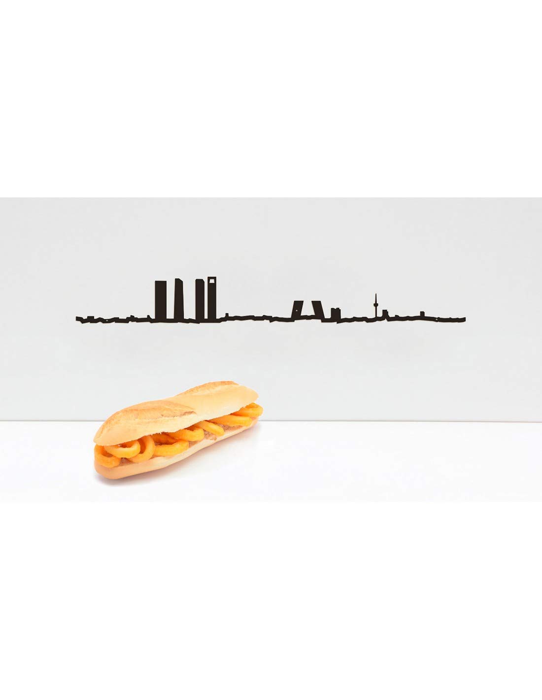 Silhouette Ville Madrid TheLine : habillez un mur vide sans percer de grands trous