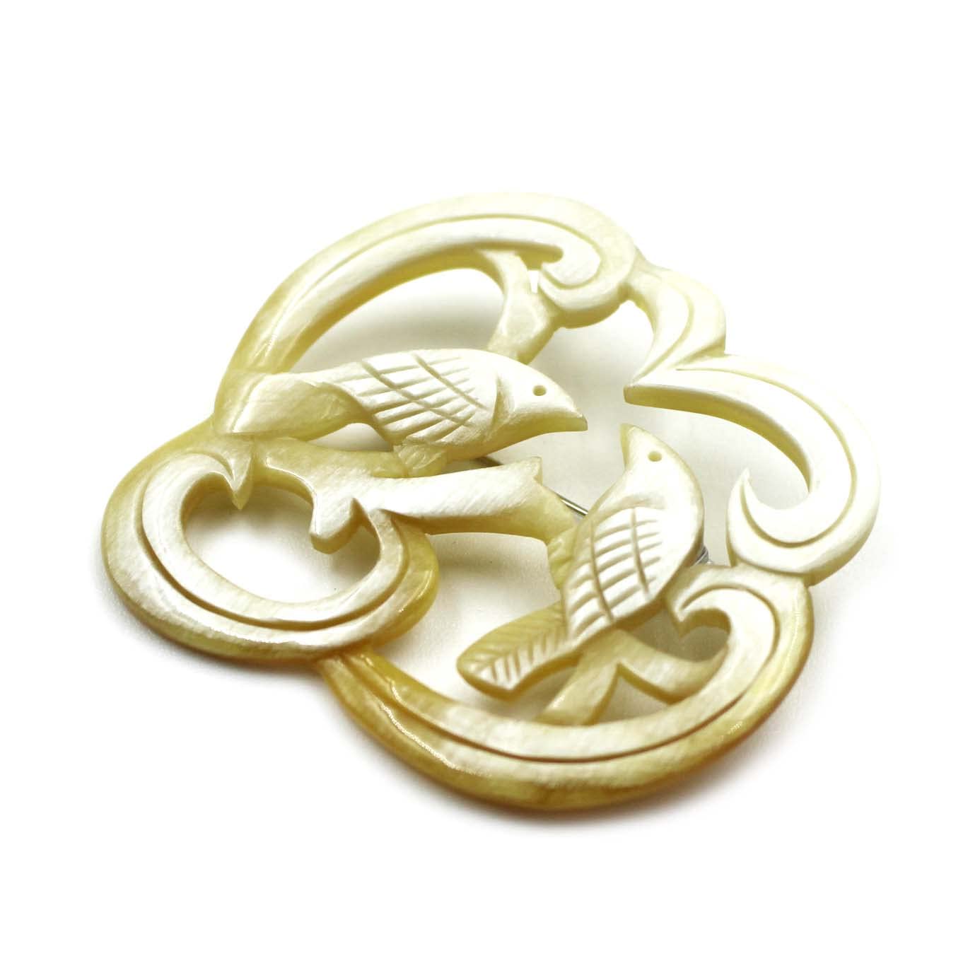 minä perhonen 鳥のブローチ 水牛の角　☆ minä perhonen 鳥のブローチ 水牛の角 ☆