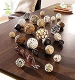 verschiedene Dekokugeln in natürlicher Optik mit kleinen Rattankugeln