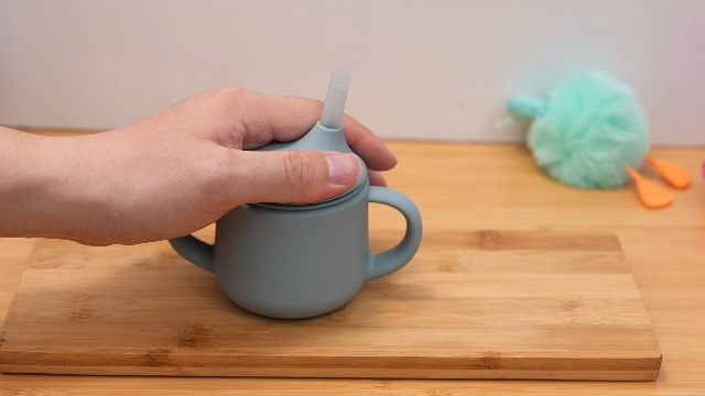 Bicchiere Antigoccia Moonkie Per Bambini 3-in-1 - Con Cannuccia, Beccuccio E Aperto, 4 Oz, Senza BPA - Foto 6