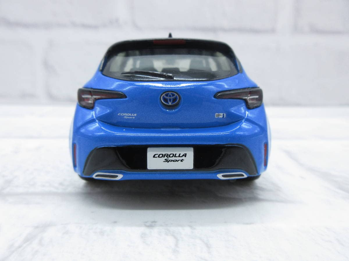 トヨタ　カローラスポーツ　シアンメタリック　1/30 ミニカー Amazon.co.jp: 非売品 TOYOTA トヨタ カローラスポーツ COROLLA