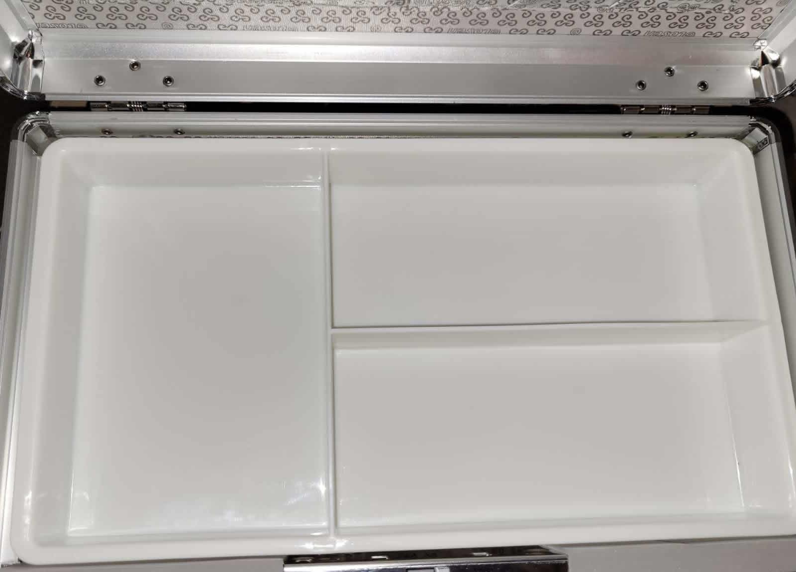 TUKA-i-AKUT 17L Boîte à Médecine Verrouillable, Sécurité Enfant, Boîte de Premiers Secours, Armoire à Pharmacie, Alliage d'Aluminium avec Poignée et Sangle de Transport, 26x18x17cm, TKD6400-M