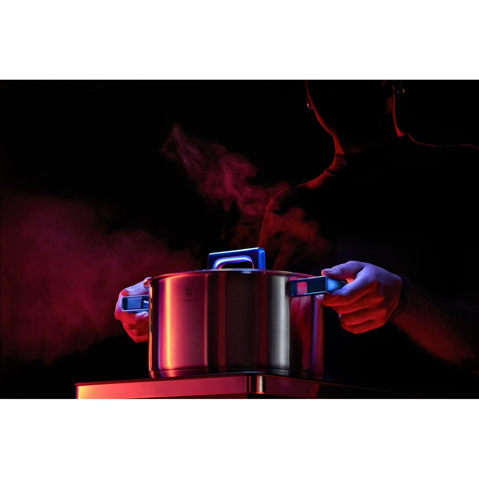 WMF Ultimate Cool Stielkasserolle 16cm mit Deckel, Kochtopf klein 1,4l, Milchtopf Induktion, Cromargan Edelstahl matt, unbeschichtet, Induktions Topf mit Innenskalierung, spülmaschinengeeignet