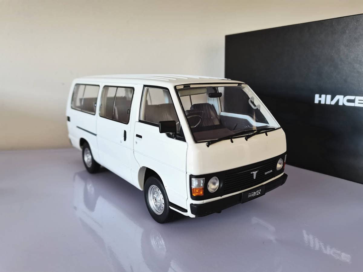 Amazon | 1/18 ミニカー ハイエース HIACE 三代目 YH50 | ミニカー