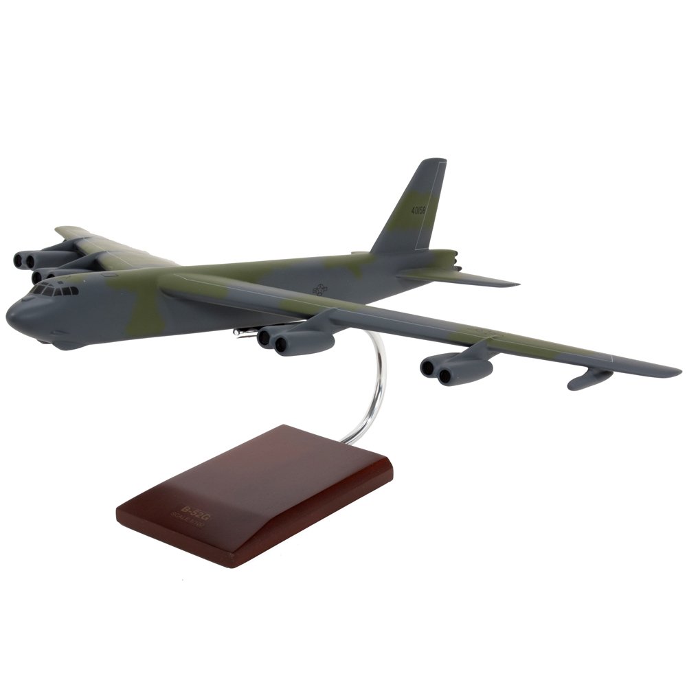 Mastercraft Collection B-52G Stratofortress Model Scale: 1/100