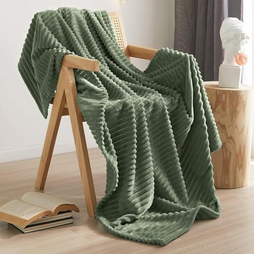 QOFLY Manta Polar Verde Oliva, 100 x 150 cm, Suave y Ligera, de fácil Cuidado, Felpa, aireado, Manta de sofá de Forro Polar, para Interior o Exterior, Verde