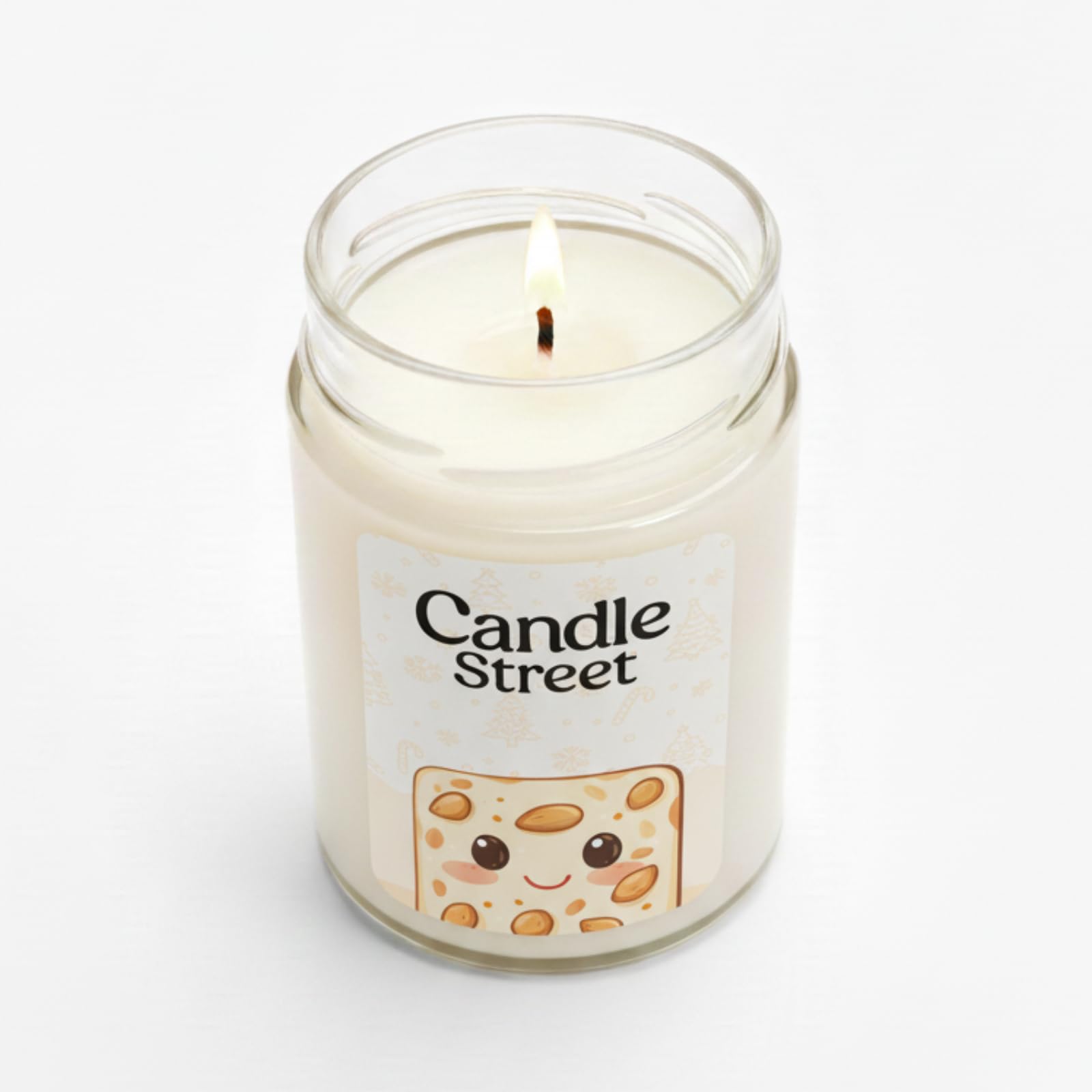 Candle Street – Duftkerze Nougat 500 g | Haselnuss, Mandel und Honig | Kollektion Süße Weihnachten | Große Kerze im Glas, 120 Stunden Brenndauer, perfektes Geschenk für Weihnachten