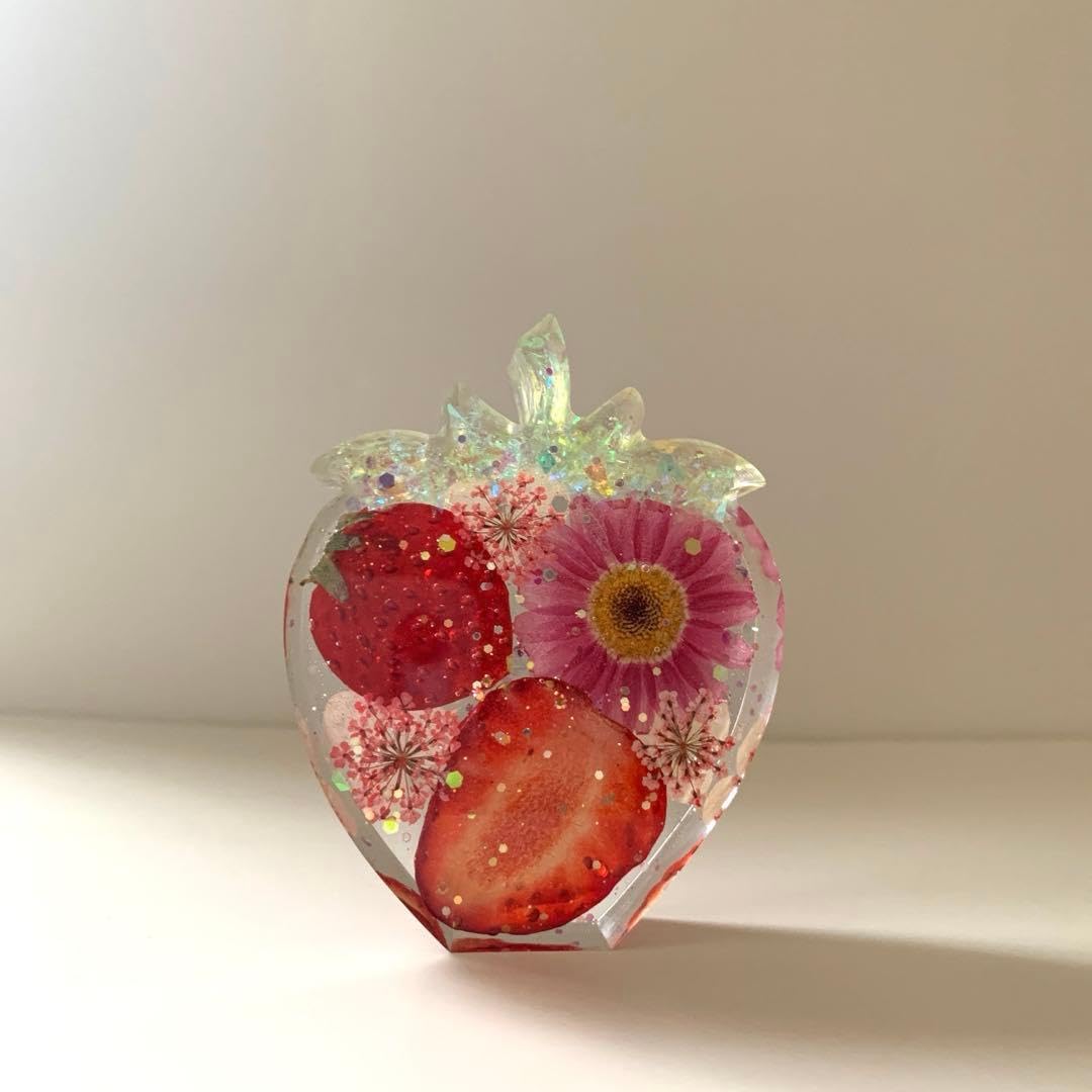 固まるハーバリウム♡いちごの置き物 Amazon.co.jp: 固まるハーバリウムいちごの置き物 : おもちゃ