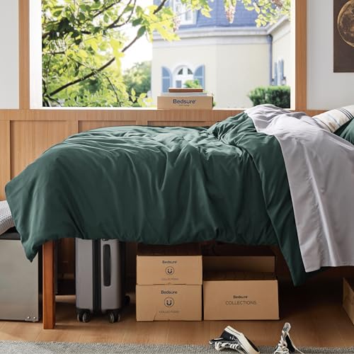 Image of Bedsure Twin /Twin XL Duvet Cover, Double Brushed Bedding Set, Forest Green | For Kids & Adults, 68 inchx90 inch Comforter Cover, Hotel Luxury, All Season, Breathable, Easy Care, Lightweight, Zipper Closure