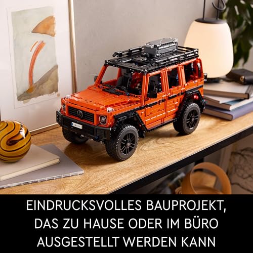 Nahaufnahme des Professional Line Werkzeugkastens am Heck des LEGO Mercedes G 500