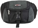Funda para la cámara diseñada como riñonera, ideal para excursiones, esquí, bicicleta, etc. Ahora en juego con tarjeta SD de 8 GB. Fantástico acolchado y protector de lluvia con doble cubierta. División interior variable, bolsillo delantero grande con cremallera para accesorios. Importante: Comprueba las dimensiones de tu cámara con las indicaciones del fabricante. Dimensiones del compartimento para cámara interior aprox.: 15 x 6 x 10 cm.