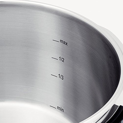 Fissler vitaquick Pressure Coocker Stainless Steel Induction, 4.8 Quart, silver