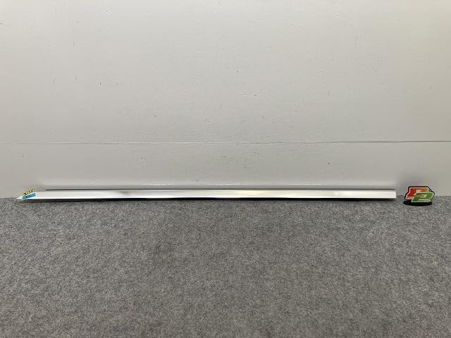 新品!Cクラス 純正 左 フロント ドア シーリングレール/ベルトモール 205 720 4333 A 2057204333(145