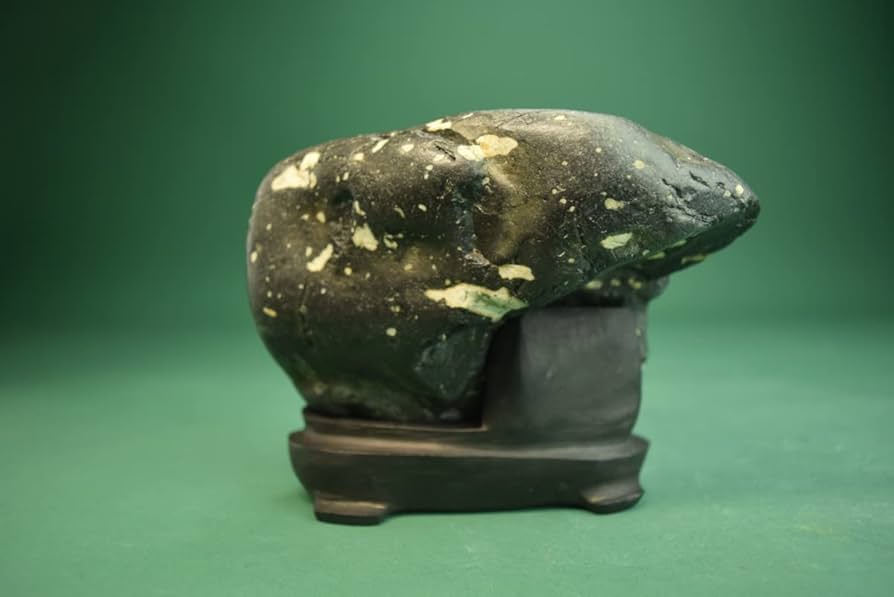 伊南川石 水石 鑑賞石 観賞石 天然石 真黒石 黒石 緑石 遠山石 山の形状 伊南川石 水石 鑑賞石 観賞石 天然石 真黒石 黒石 緑石 遠山石 山