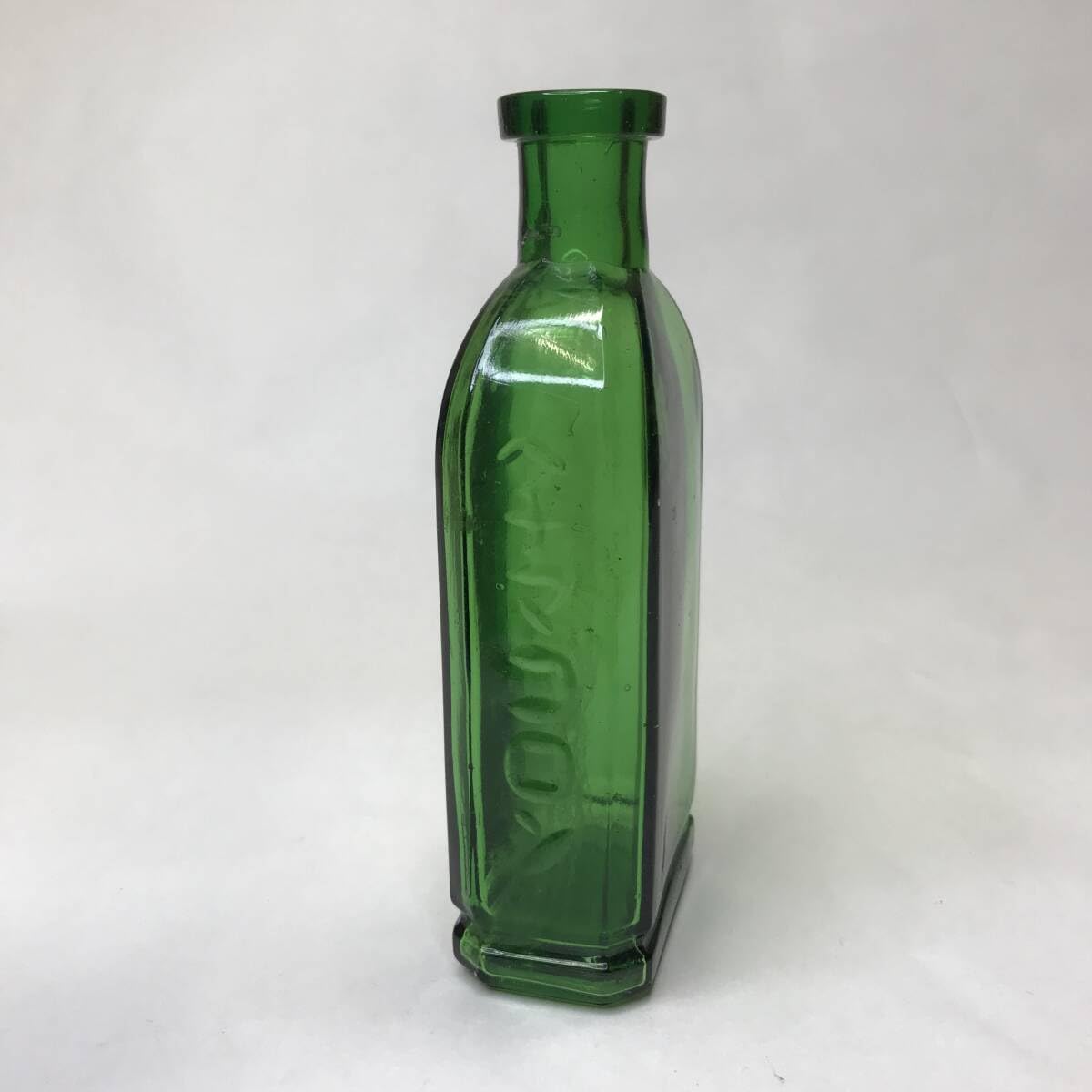 Amazon.co.jp: 当時物 レトロ ガラス 瓶 エンボス ヘチマコロン 空き瓶