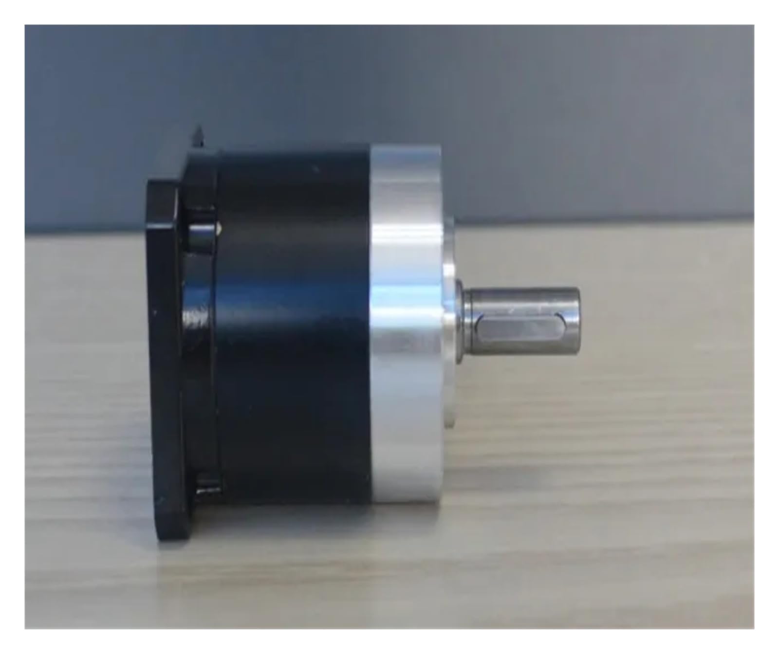 Reductor de engranajes planetarios de 42 mm (3:1, 4:1, 5:1, 10:1), par nominal de 4 Nm for eje de motor paso a paso de 5 mm de diámetro. Transmisión suave(5 to 1)