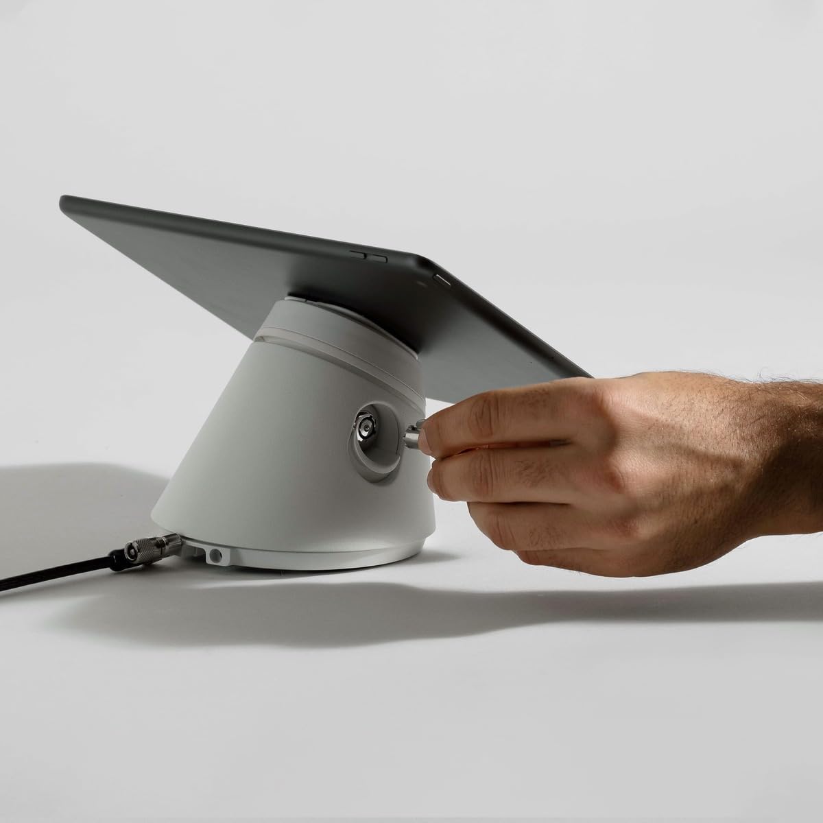 Bouncepad Click Supporto Universale e Sicuro da Parete e da Tavolo Compatibile con Tutti i Tablet e iPad, Bianco
