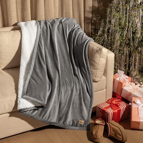 UGG Bliss Sherpa Überwurf - Gemütliche wendbare Akzentdecke - Moderne Wohnkultur - Bequeme & dekorative Decke für Bett oder Sofa - 127 x 177,8 cm - Brennholz – Bild 3