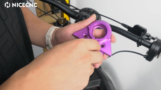 小物 Ron Amazon.com: Funparts 2pcs lgnition Key Switch Cover Bolts